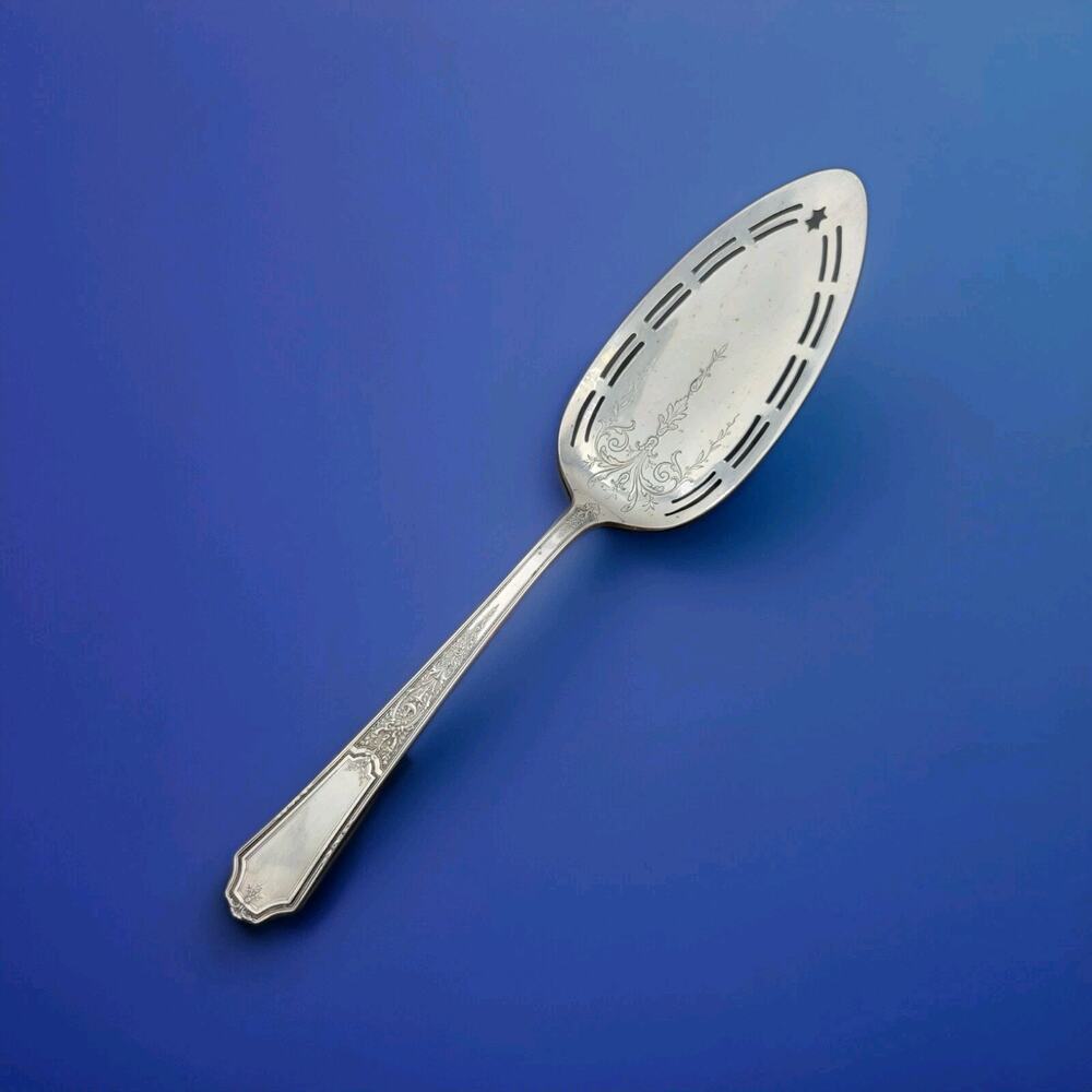1847 Rogers Bros Ancestral Flatware Silverware Silver plated Cake Pie Server